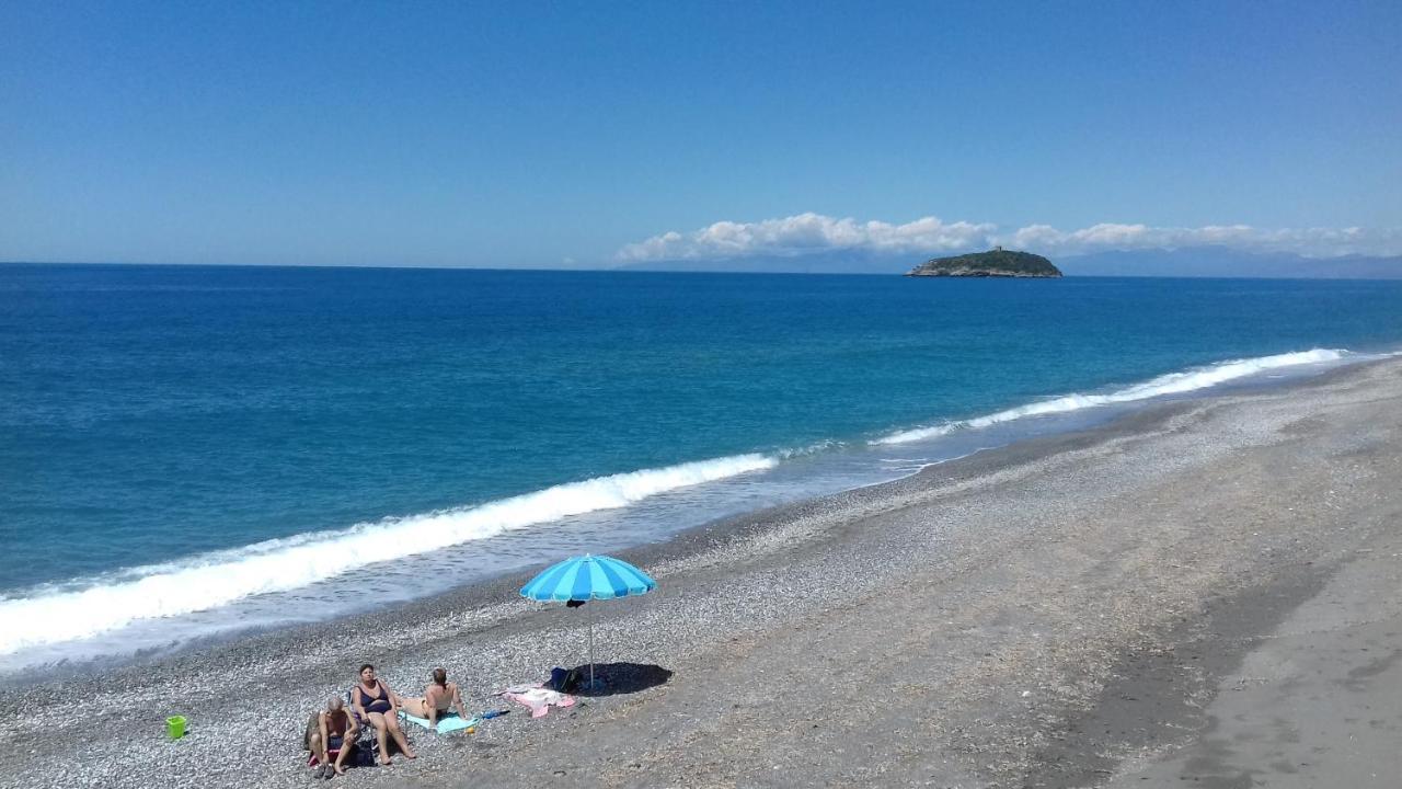 Il Corvino Bed & Breakfast Diamante Bagian luar foto