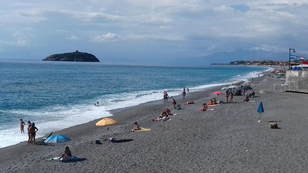 Il Corvino Bed & Breakfast Diamante Bagian luar foto